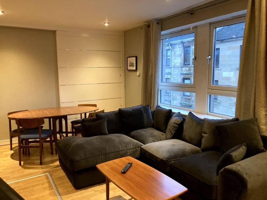 Stylish 2 Bed Accessible Flat Perfect Location Διαμέρισμα Γλασκώβη Εξωτερικό φωτογραφία